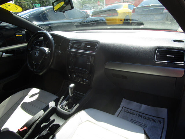 2016 Volkswagen Jetta in Tampa, FL 33604-6914 - 2234124 40