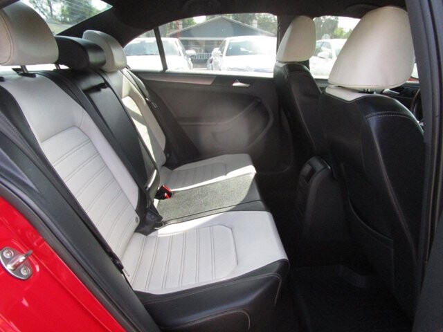 2016 Volkswagen Jetta in Tampa, FL 33604-6914 - 2234124 9