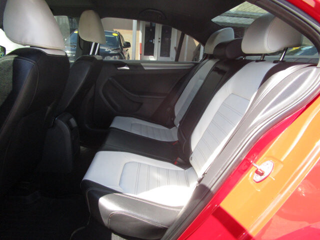 2016 Volkswagen Jetta in Tampa, FL 33604-6914 - 2234124 39