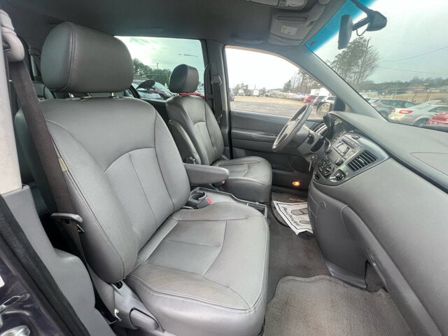 2006 Mazda MPV in Hickory, NC 28602-5144 - 2235106 9