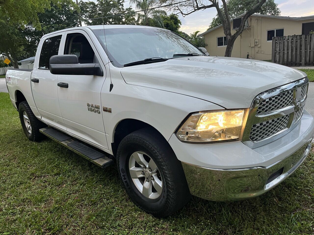 2015 RAM 1500 in Hollywood, FL 33023-1906 - 2235329 3