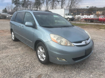 2006 Toyota Sienna in Hickory, NC 28602-5144