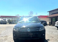 2013 Volkswagen Tiguan in Columbus, IN 47201 - 2238043 9
