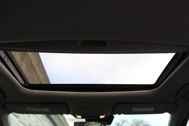 2018 Acura TLX in Decatur, GA 30032 - 2238119 74