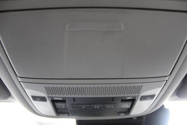 2018 Acura TLX in Decatur, GA 30032 - 2238119 73