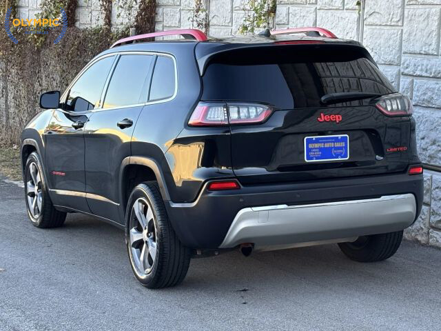 2019 Jeep Cherokee in Decatur, GA 30032 - 2238121 4