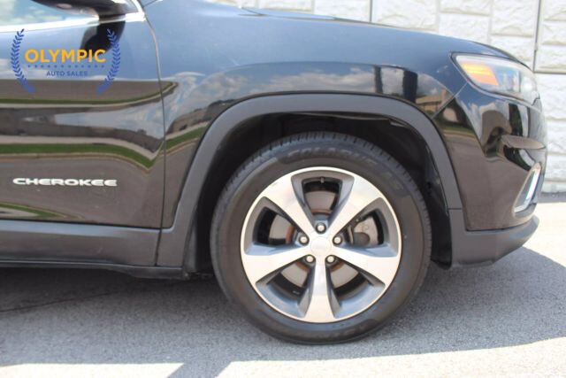 2019 Jeep Cherokee in Decatur, GA 30032 - 2238121 56