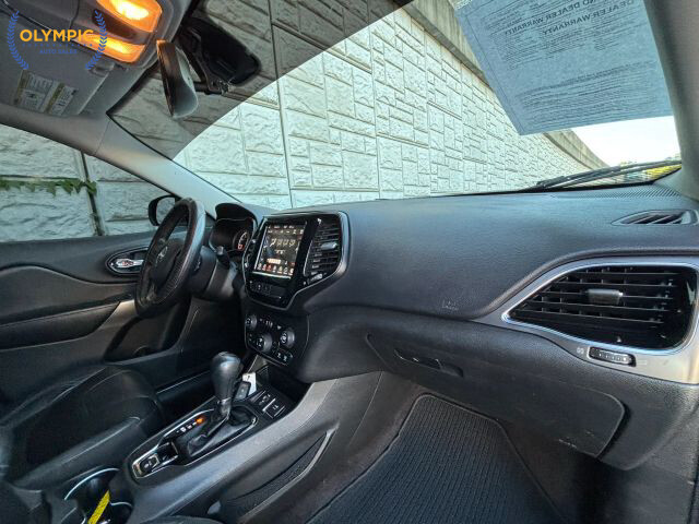 2019 Jeep Cherokee in Decatur, GA 30032 - 2238121 19