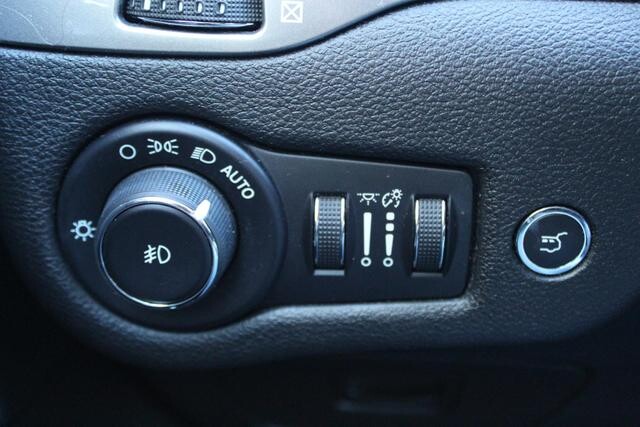 2019 Jeep Cherokee in Decatur, GA 30032 - 2238121 141