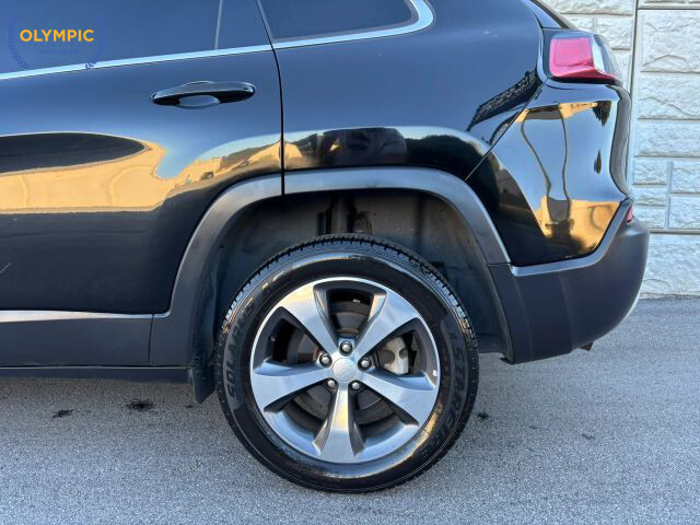 2019 Jeep Cherokee in Decatur, GA 30032 - 2238121 10