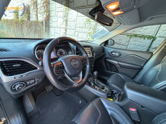 2019 Jeep Cherokee in Decatur, GA 30032 - 2238121 17