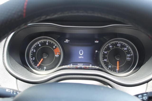 2019 Jeep Cherokee in Decatur, GA 30032 - 2238121 100