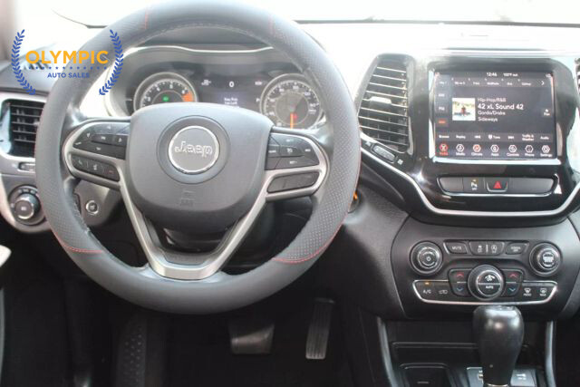 2019 Jeep Cherokee in Decatur, GA 30032 - 2238121 61