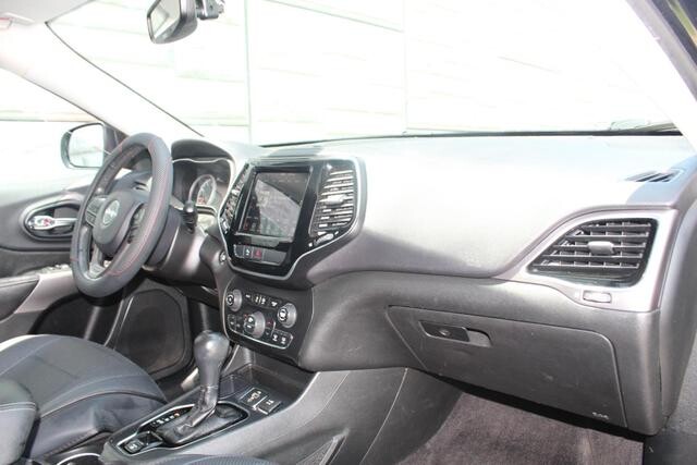 2019 Jeep Cherokee in Decatur, GA 30032 - 2238121 97