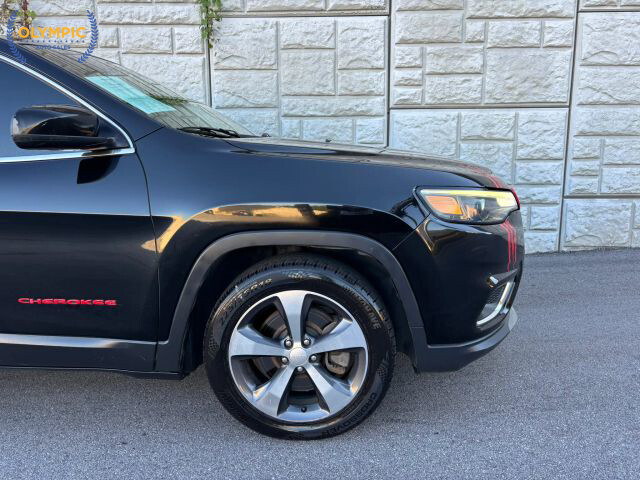 2019 Jeep Cherokee in Decatur, GA 30032 - 2238121 11