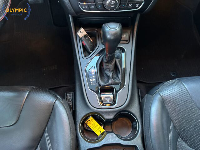 2019 Jeep Cherokee in Decatur, GA 30032 - 2238121 30