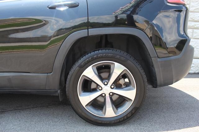 2019 Jeep Cherokee in Decatur, GA 30032 - 2238121 92