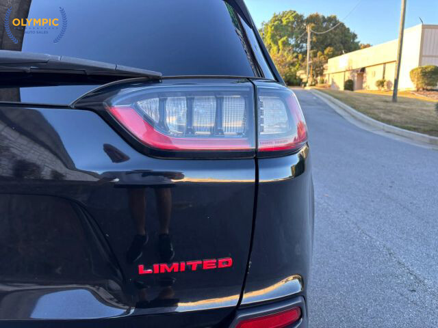 2019 Jeep Cherokee in Decatur, GA 30032 - 2238121 13