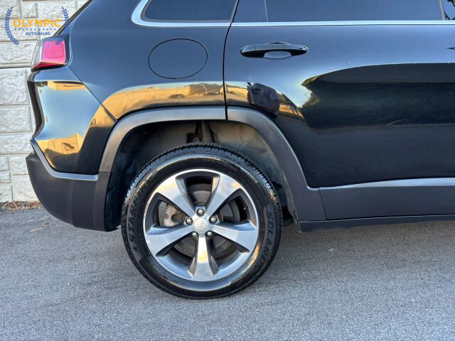 2019 Jeep Cherokee in Decatur, GA 30032 - 2238121 12