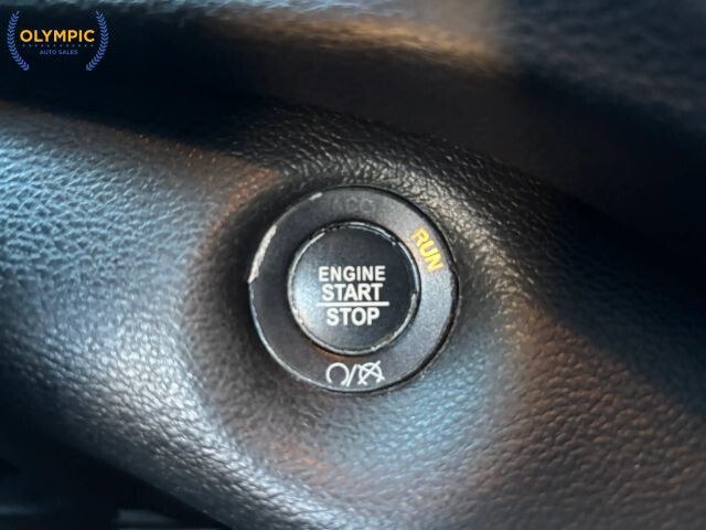 2019 Jeep Cherokee in Decatur, GA 30032 - 2238121 31