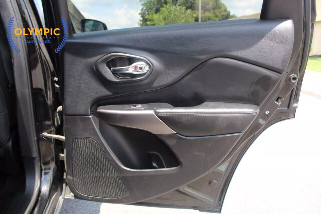 2019 Jeep Cherokee in Decatur, GA 30032 - 2238121 80