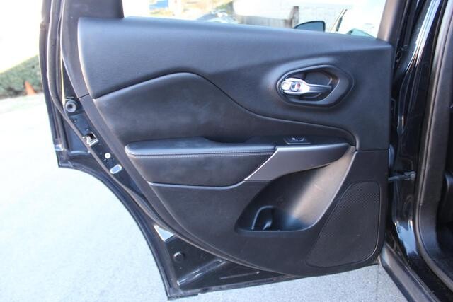 2019 Jeep Cherokee in Decatur, GA 30032 - 2238121 153