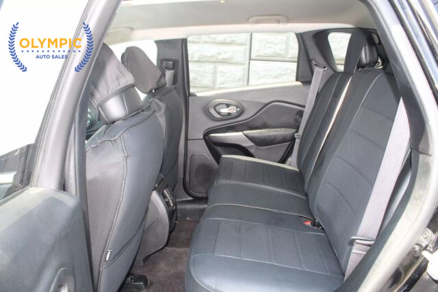 2019 Jeep Cherokee in Decatur, GA 30032 - 2238121 74