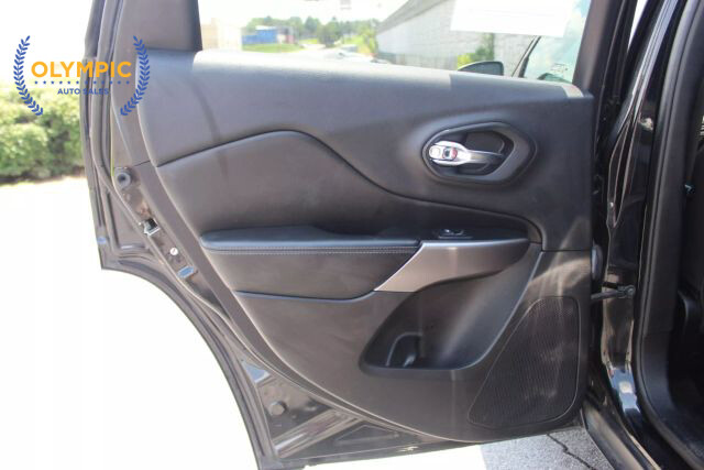 2019 Jeep Cherokee in Decatur, GA 30032 - 2238121 79