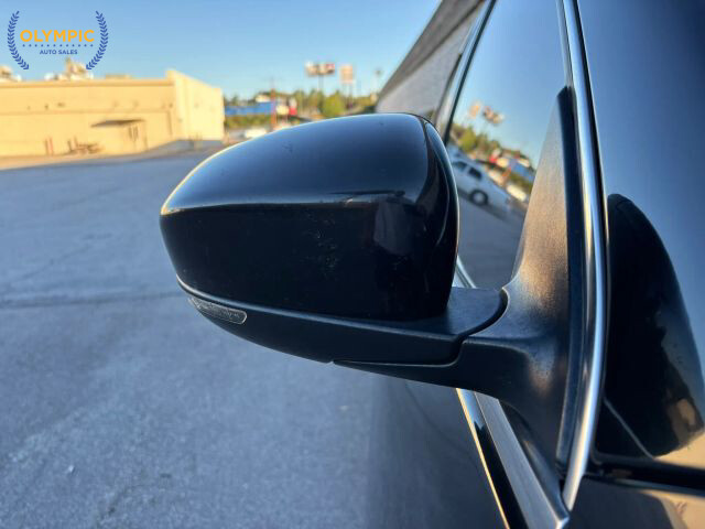 2019 Jeep Cherokee in Decatur, GA 30032 - 2238121 14