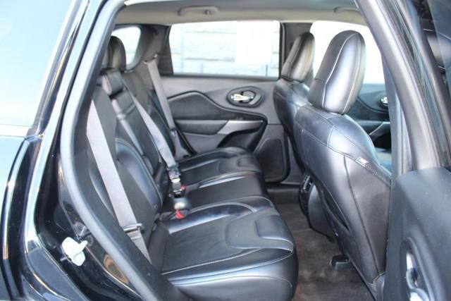 2019 Jeep Cherokee in Decatur, GA 30032 - 2238121 148