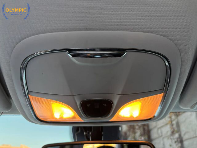 2019 Jeep Cherokee in Decatur, GA 30032 - 2238121 35