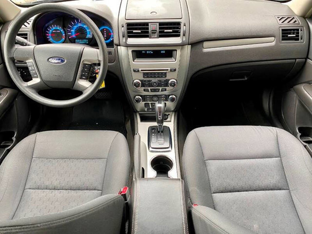 2012 Ford Fusion in Commerce, GA 30529 - 2238608 9