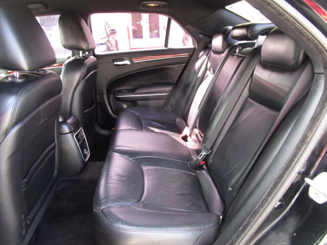 2013 Chrysler 300 in Tampa, FL 33604-6914 - 2244799 37