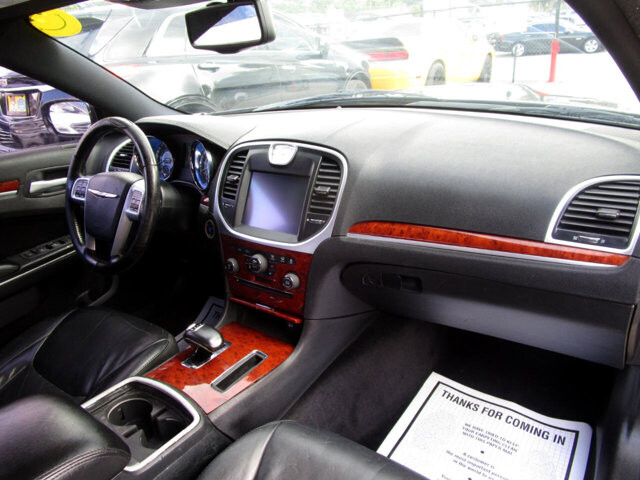 2013 Chrysler 300 in Tampa, FL 33604-6914 - 2244799 10