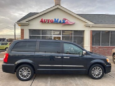 2014 Chrysler Town & Country in Henderson, NC 27536