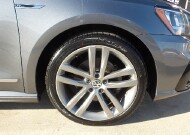 2017 Volkswagen Passat in Pasadena, TX 77504 - 2279784 42