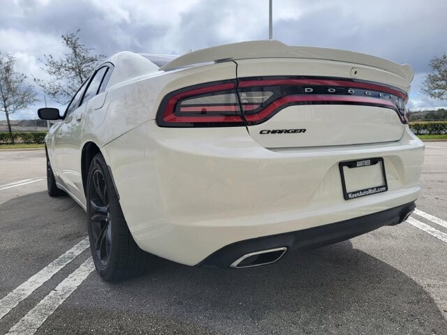 2017 Dodge Charger in Pompano Beach, FL 33064 - 2281891 6