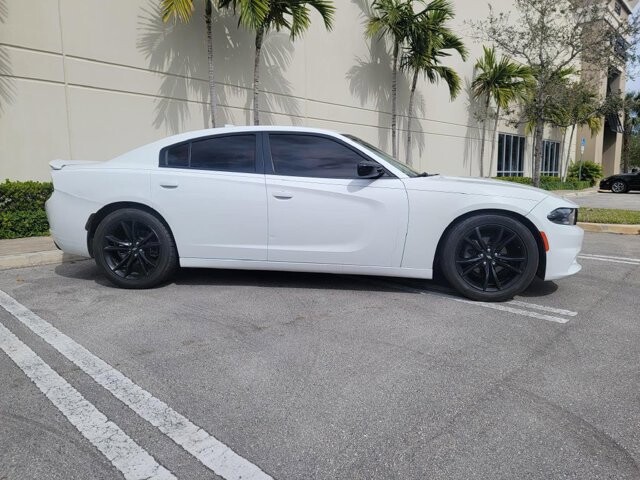 2017 Dodge Charger in Pompano Beach, FL 33064 - 2281891 17