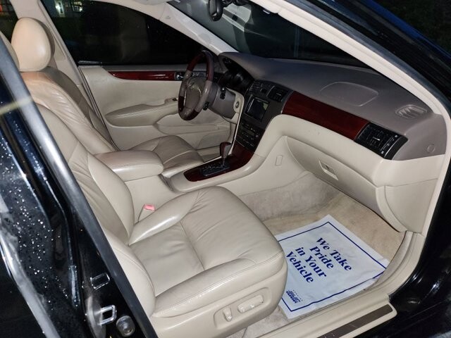 2004 Lexus ES 330 in Littlestown, PA 17340 - 2282919 11