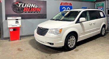 2008 Chrysler Town & Country in Conyers, GA 30094