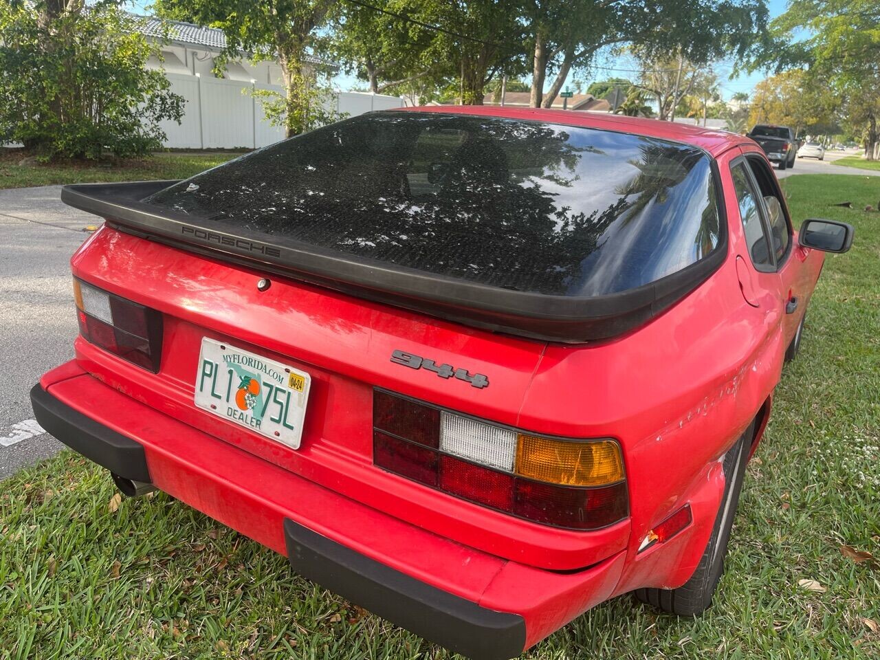 1985 Porsche 944 in Hollywood, FL 33023-1906 - 2283764 4