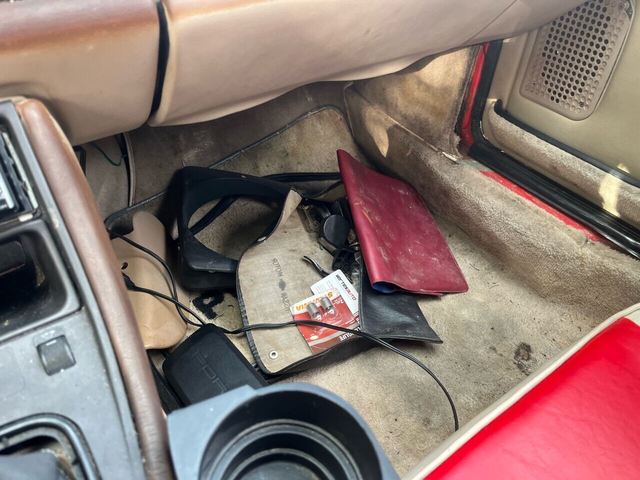 1985 Porsche 944 in Hollywood, FL 33023-1906 - 2283764 28