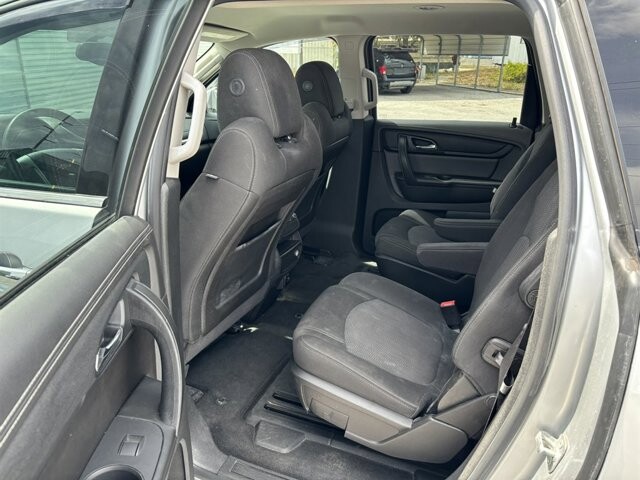 2017 Chevrolet Traverse in Hudson, FL 34669 - 2286778 10