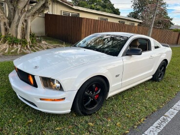 2006 Ford Mustang in Hollywood, FL 33023-1906