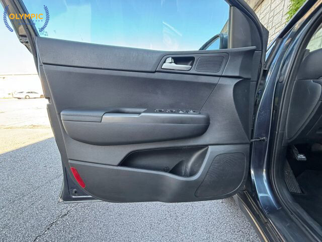 2019 Kia Sportage in Decatur, GA 30032 - 2289057 38