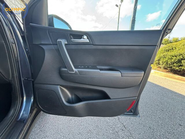 2019 Kia Sportage in Decatur, GA 30032 - 2289057 39
