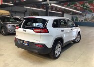 2016 Jeep Cherokee in Chicago, IL 60659 - 2289610 5