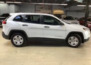 2016 Jeep Cherokee in Chicago, IL 60659 - 2289610 6