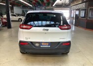 2016 Jeep Cherokee in Chicago, IL 60659 - 2289610 4