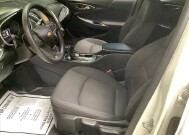 2018 Chevrolet Malibu in Chicago, IL 60659 - 2291419 10
